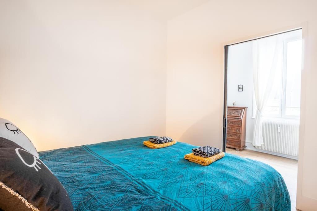 Le Boujou - Place De Parking - 200m Appartement Étretat