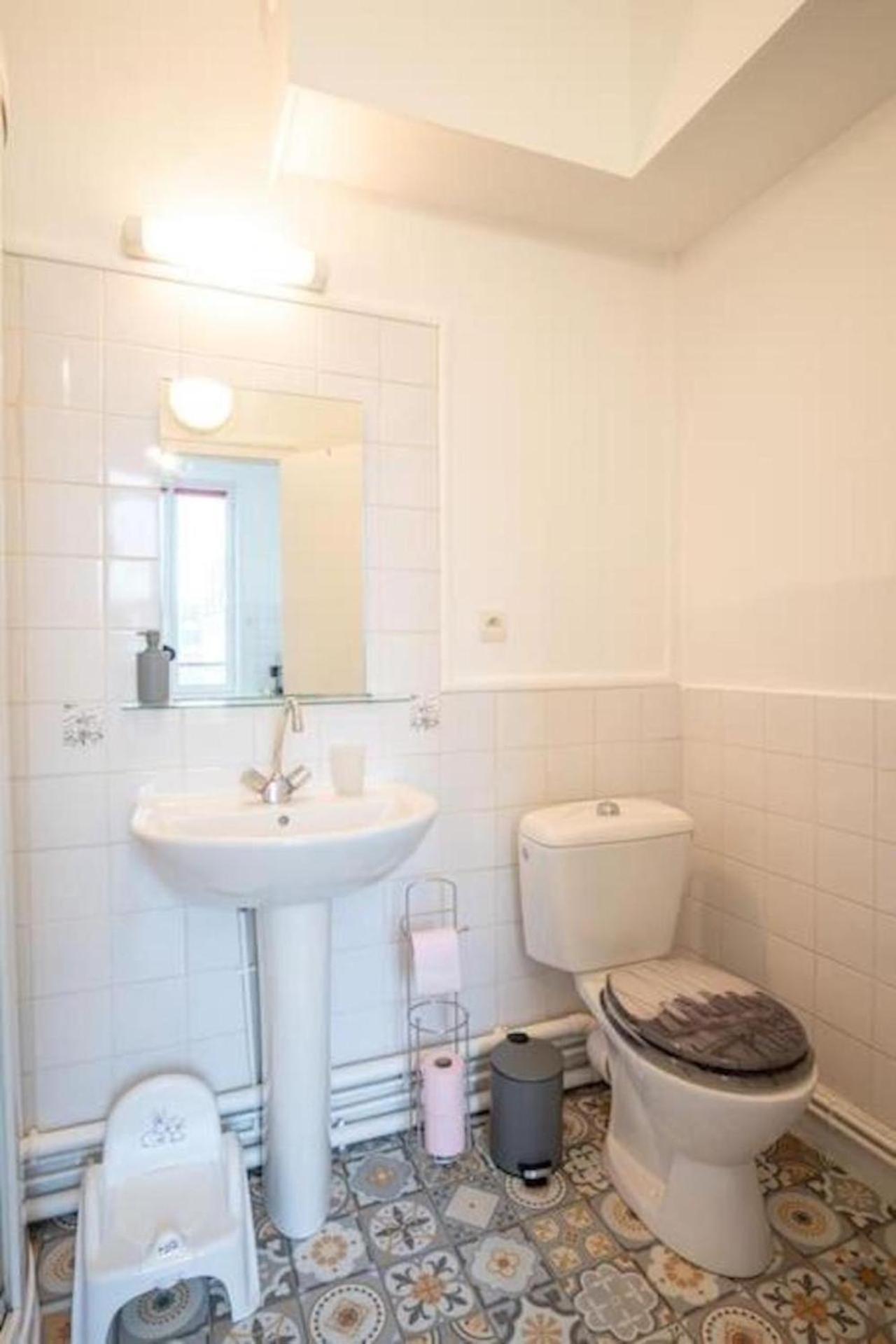 Le Boujou - Place De Parking - 200m Appartement